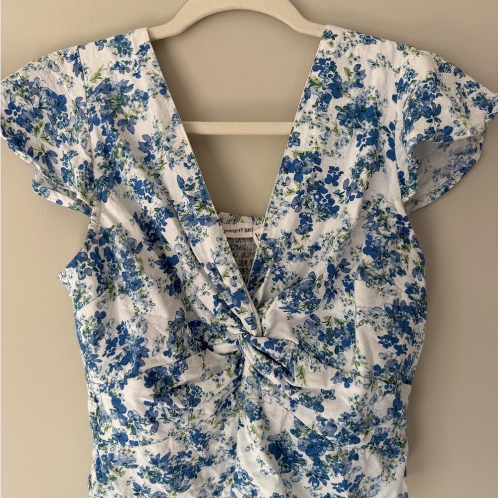 Floral Blue and White Women's Top